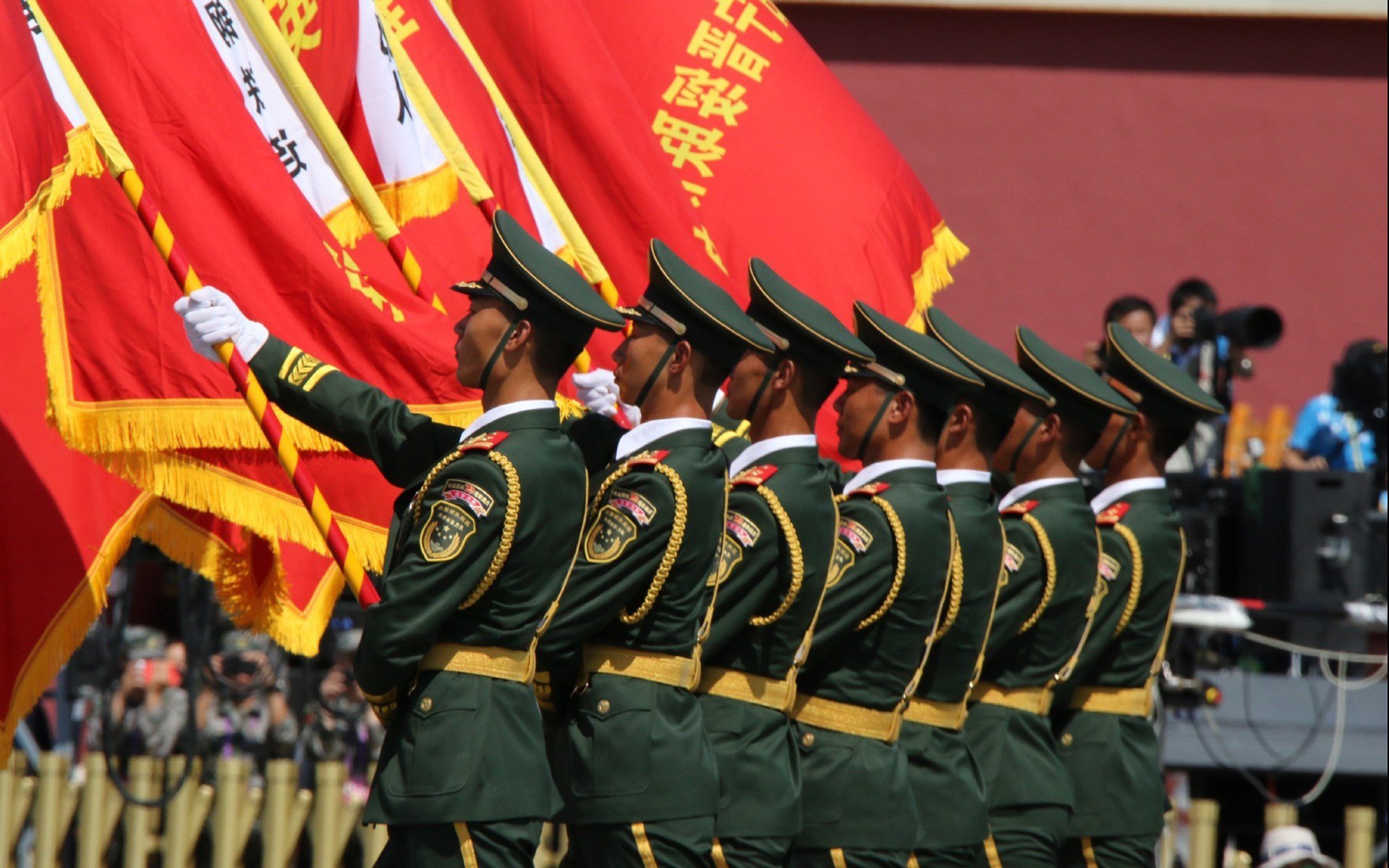 北美风暴与地中海怒涛，当美加墨遇见那不勒斯铁蹄